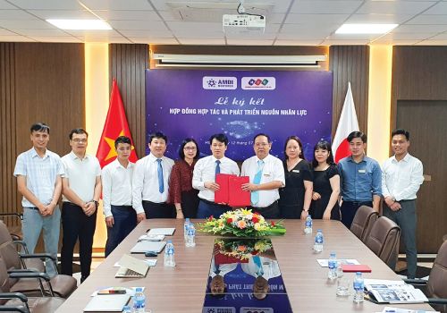 LỄ KÝ KẾT HỢP ĐỒNG HỢP TÁC VÀ PHÁT TRIỂN NGUỒN NHÂN LỰC GIỮA AMDI MANPOWER & HIC