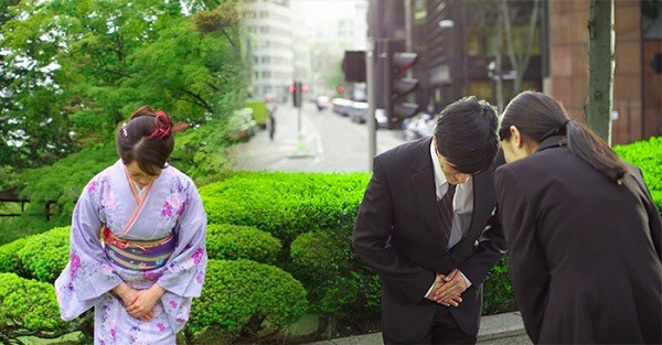 cach-nguoi-nhat-cui-chao-nhau